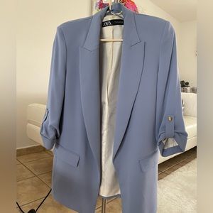 Zara Blazer with rolled-up sleeves. Worn twice!